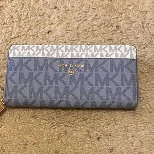 NWT Michael Kors Wallet